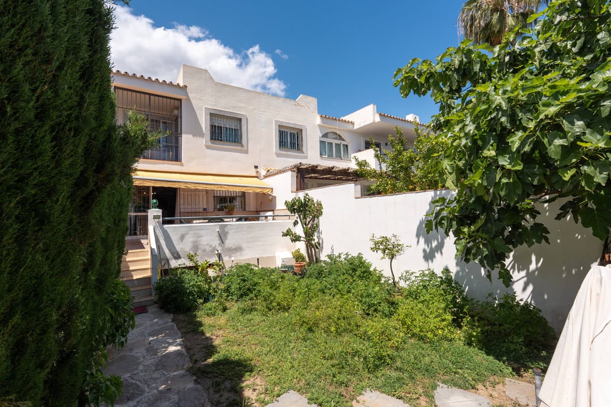 Townhouse in Nueva Andalucía — photo 8 of 10