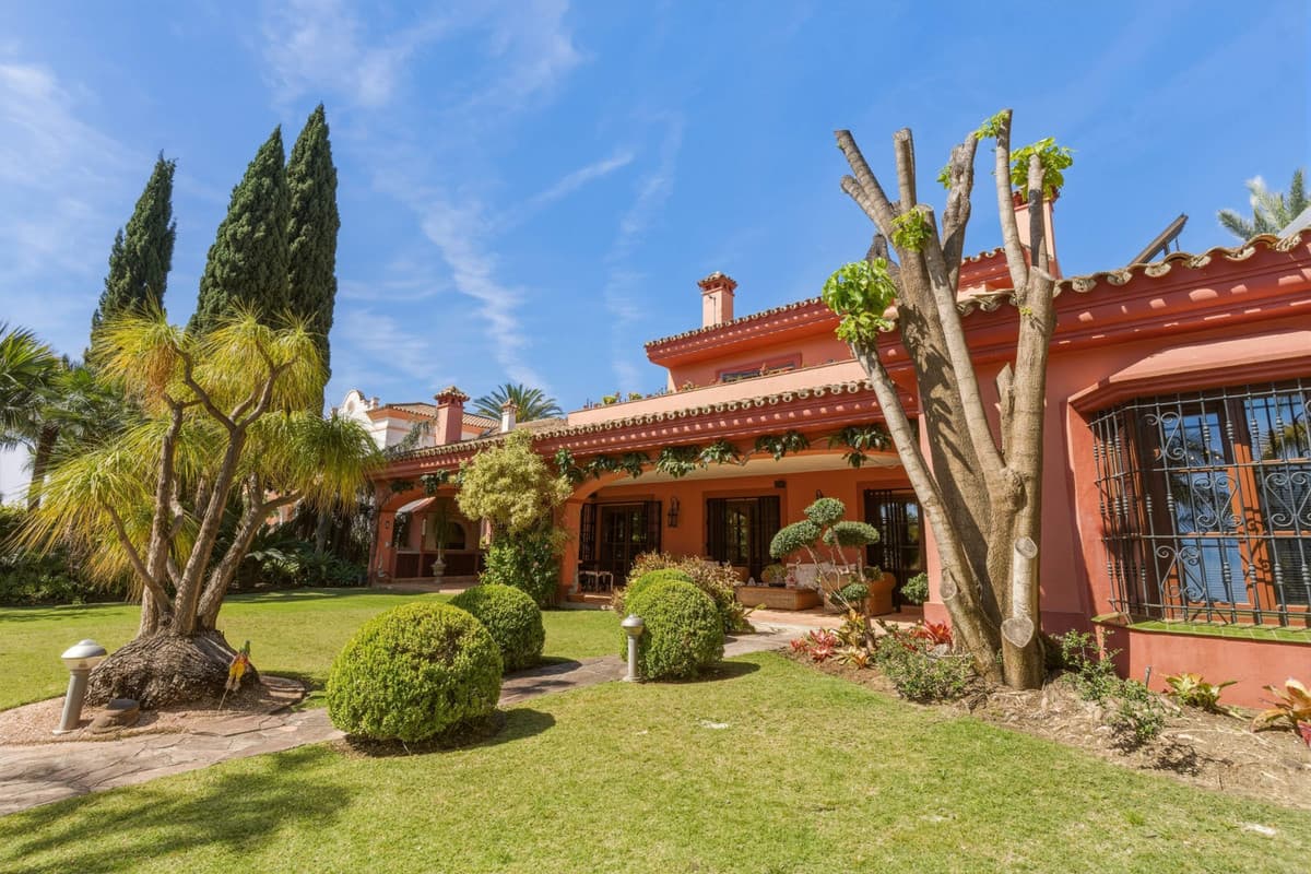 Detached Villa in Guadalmina Alta — photo 3 of 10