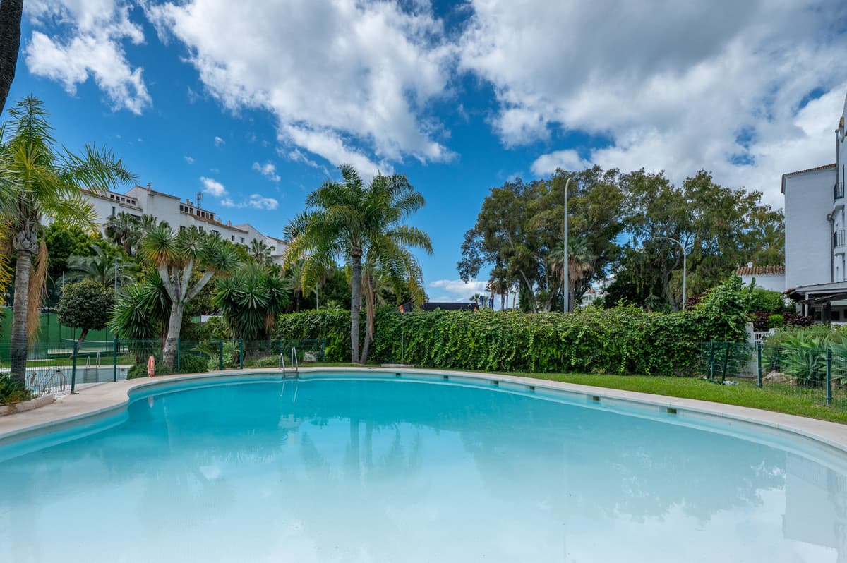 Middle Floor Apartment in Puerto Banús — photo 8 of 10