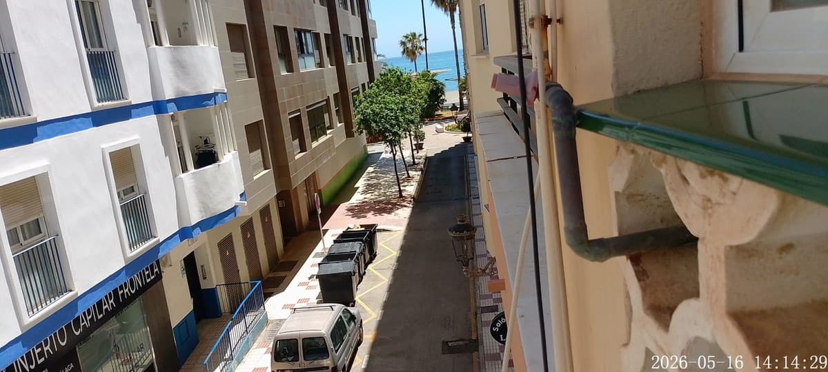 Middle Floor Apartment in Estepona — photo 4 of 10