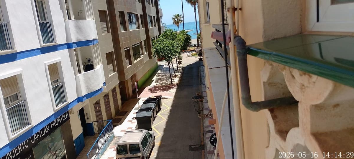 Middle Floor Apartment in Estepona — photo 5 of 10