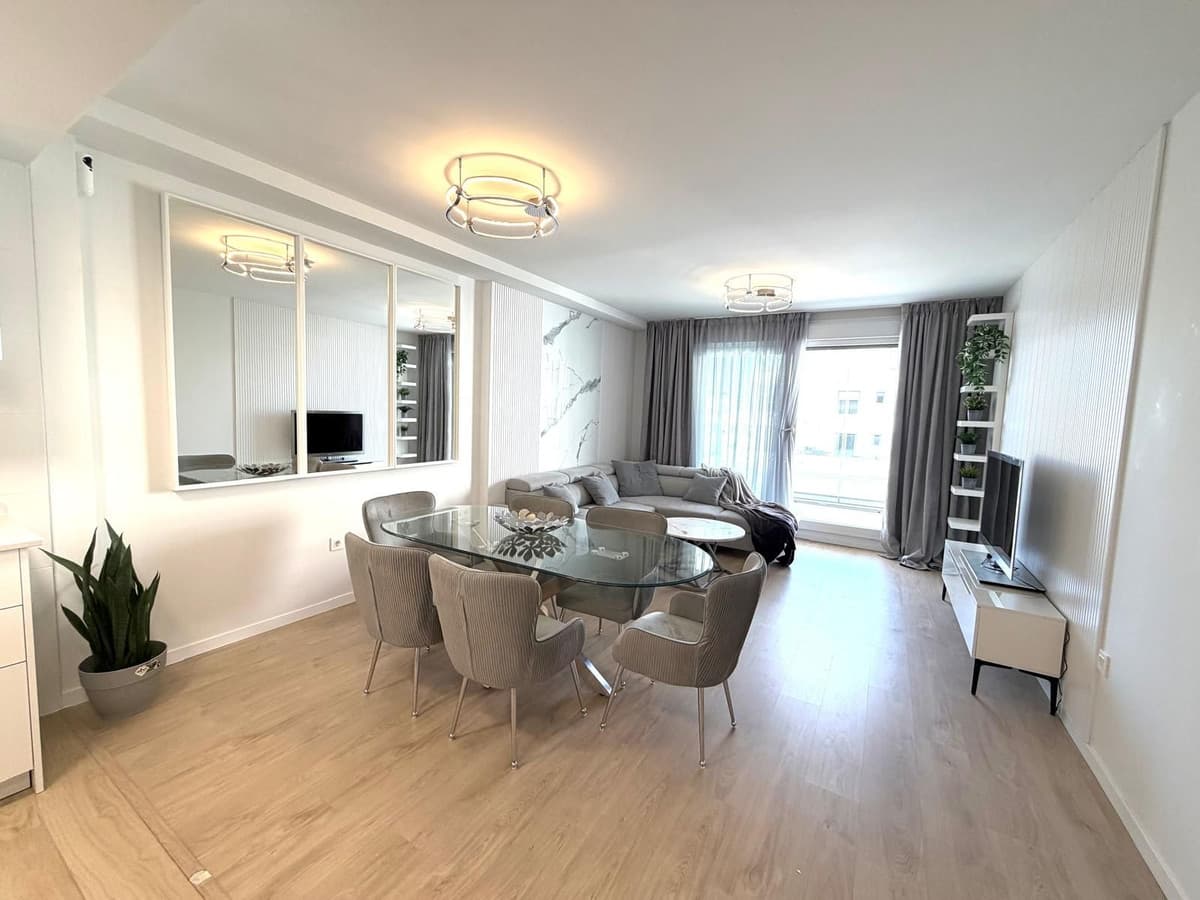 Middle Floor Apartment in Nueva Andalucía — photo 3 of 10