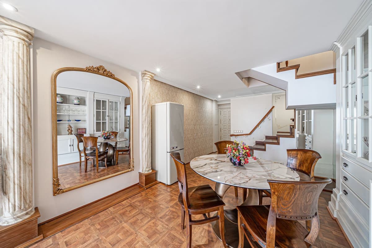 Middle Floor Apartment in Marbella — photo 3 of 10