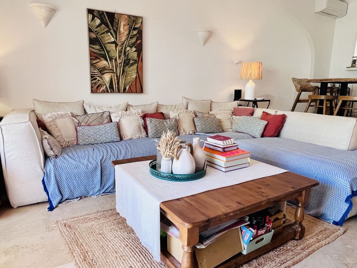 Townhouse in El Paraiso — photo 4 of 10