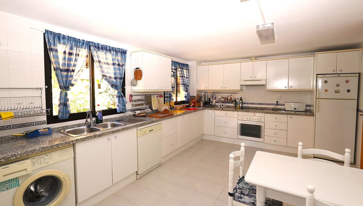 Middle Floor Apartment in Selwo — photo 10 of 10