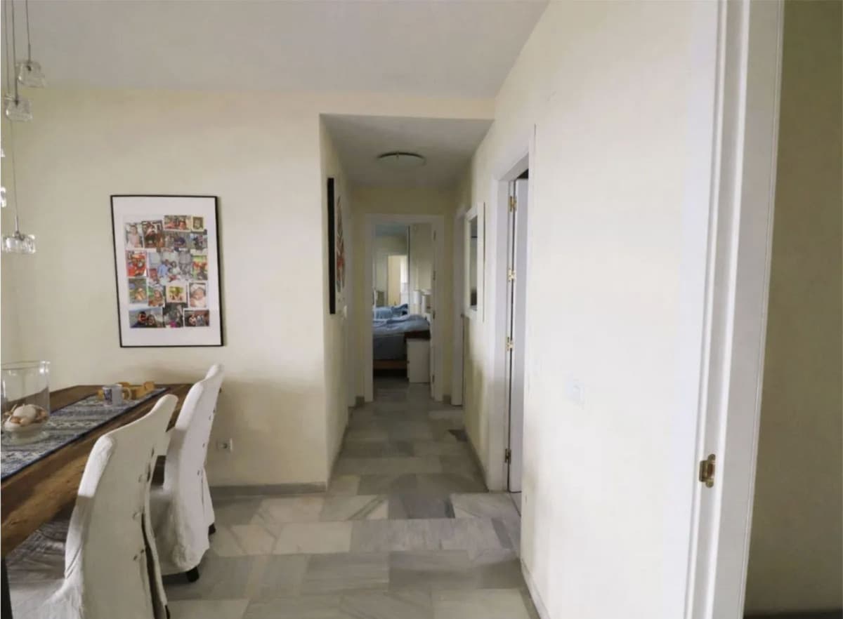 Middle Floor Apartment in Calahonda — photo 10 of 10