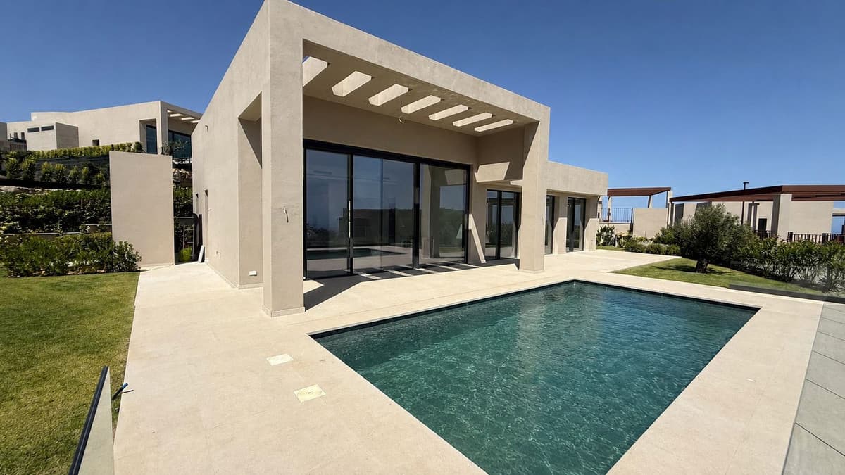 Detached Villa in Benahavís — photo 1 of 10