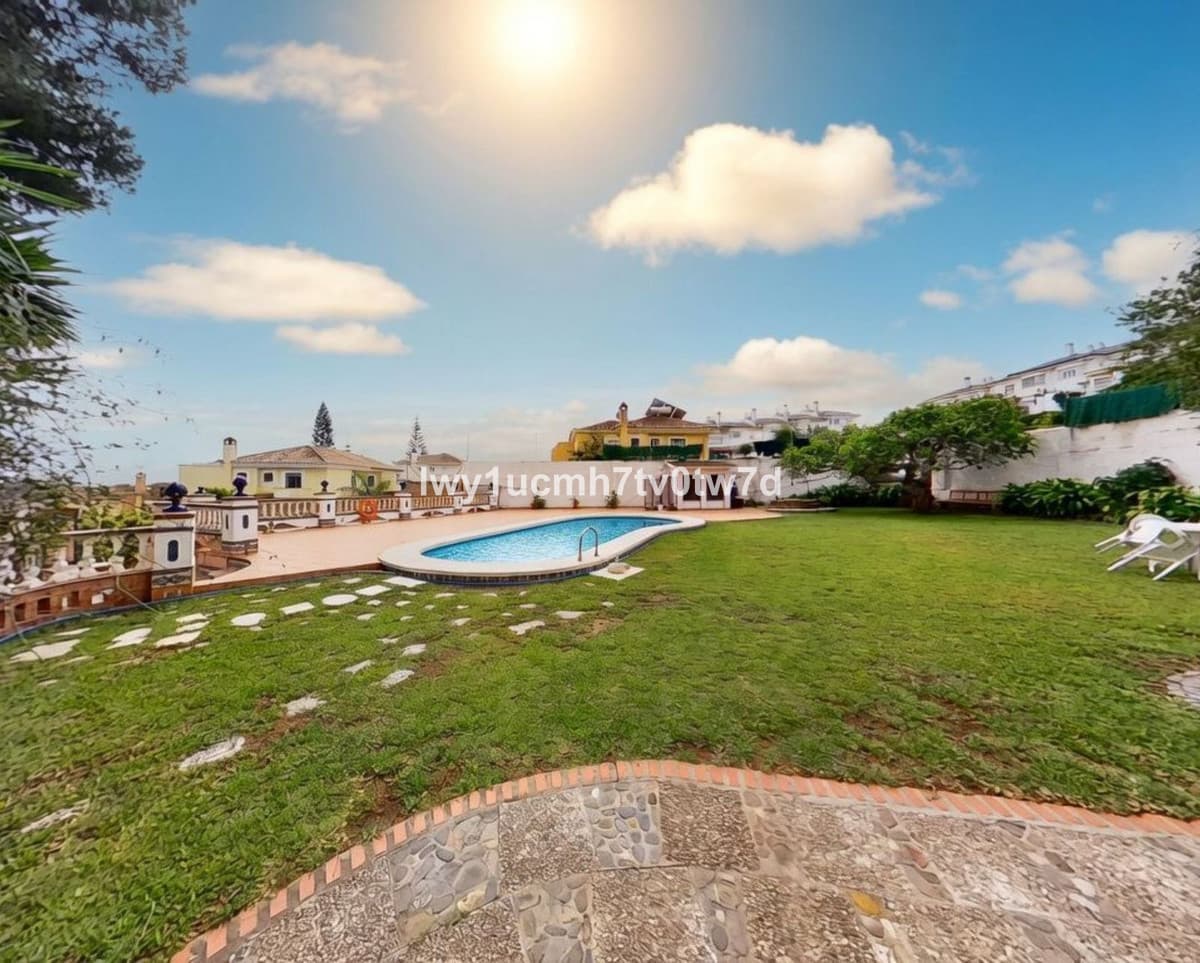 Detached Villa in Churriana — photo 1 of 10