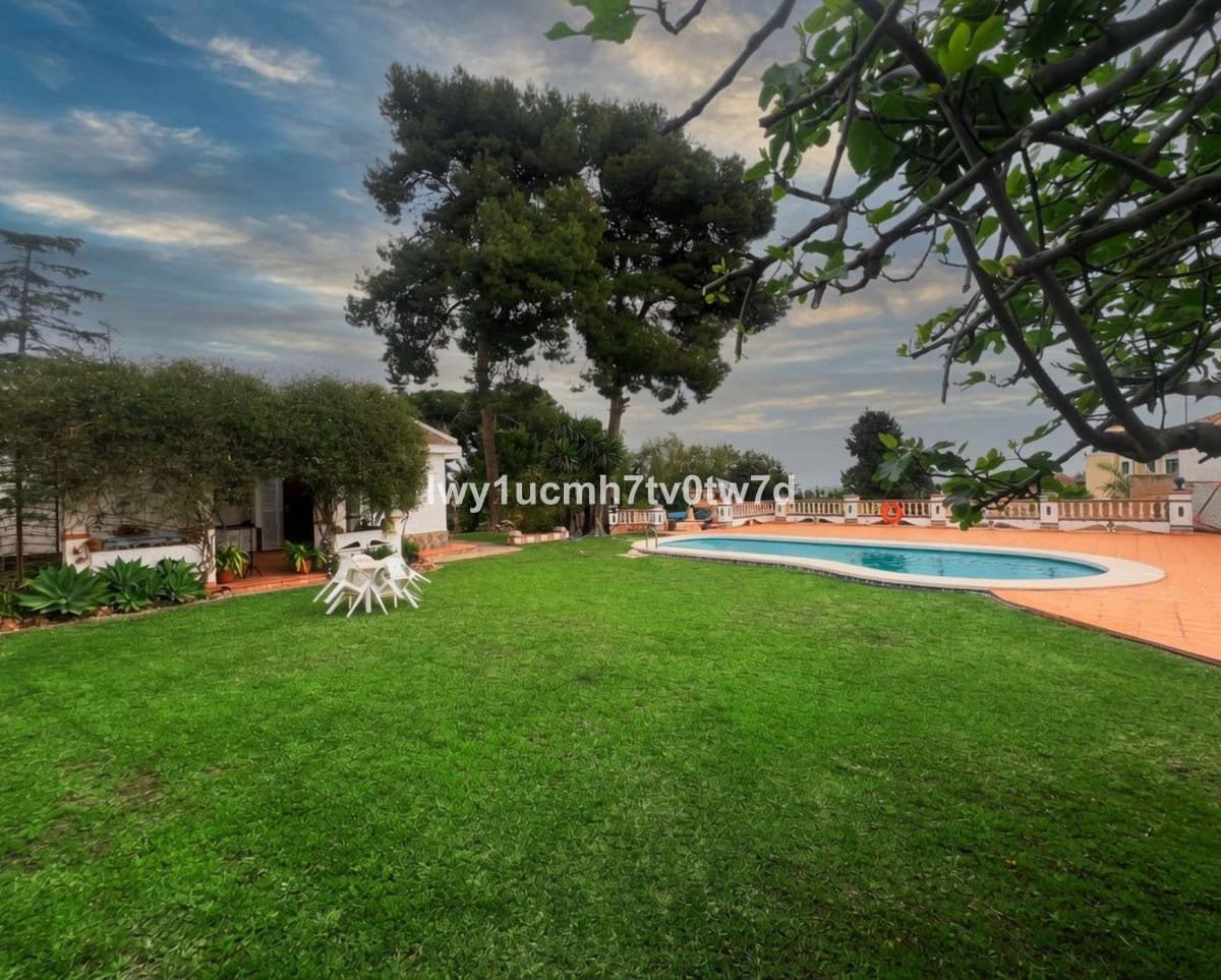 Detached Villa in Churriana — photo 2 of 10