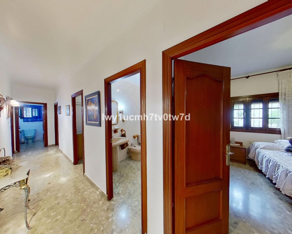 Detached Villa in Churriana — photo 5 of 10
