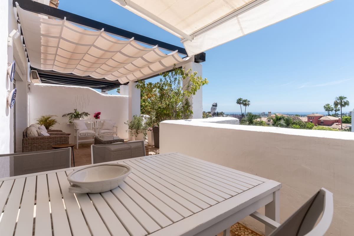Penthouse in Nueva Andalucía — photo 1 of 10
