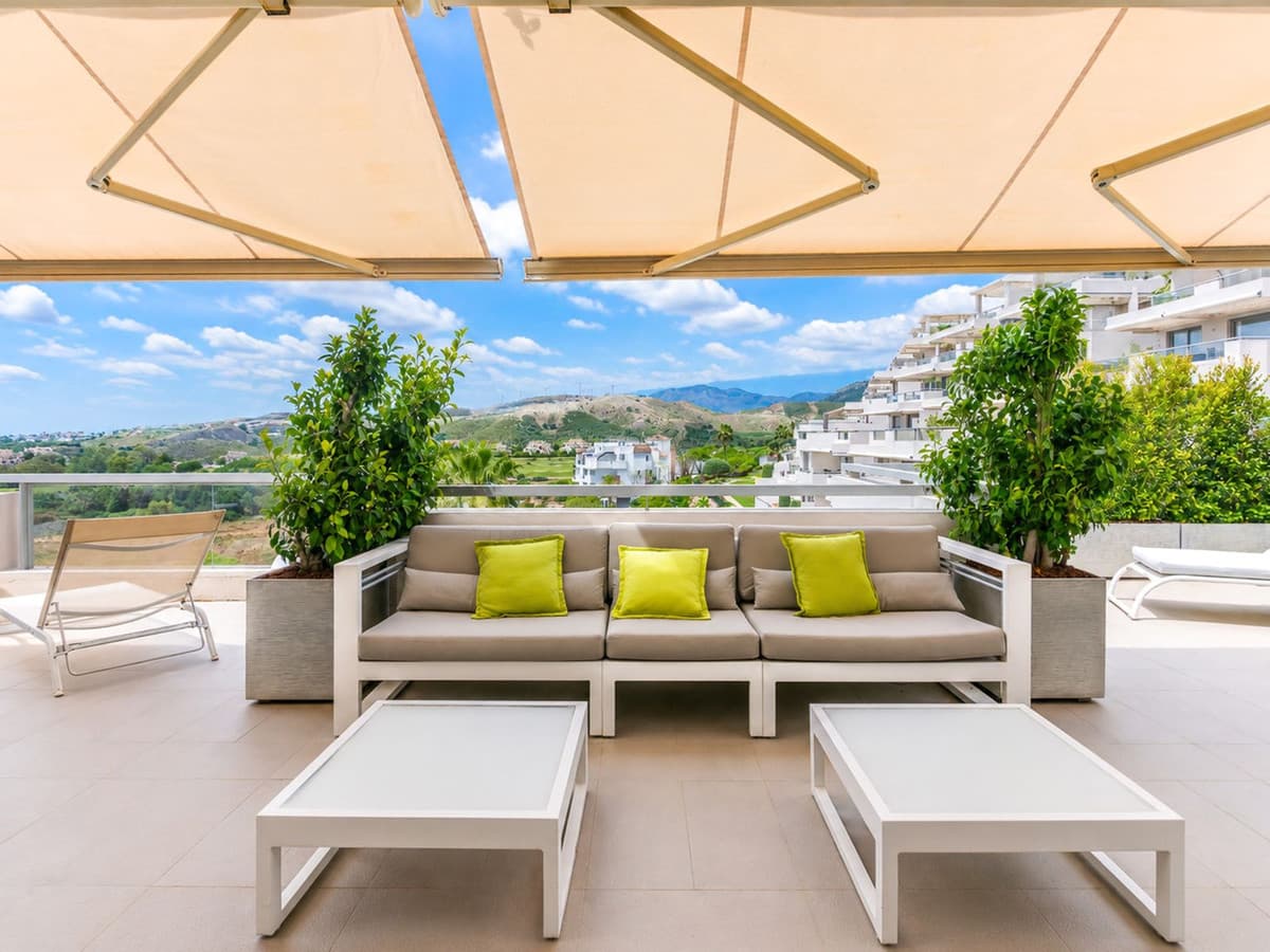 Middle Floor Apartment in Benahavís — photo 4 of 10