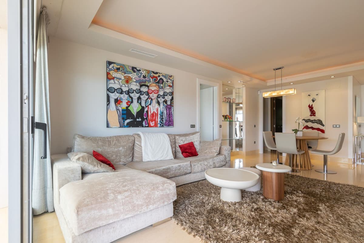 Middle Floor Apartment in Benahavís — photo 7 of 10