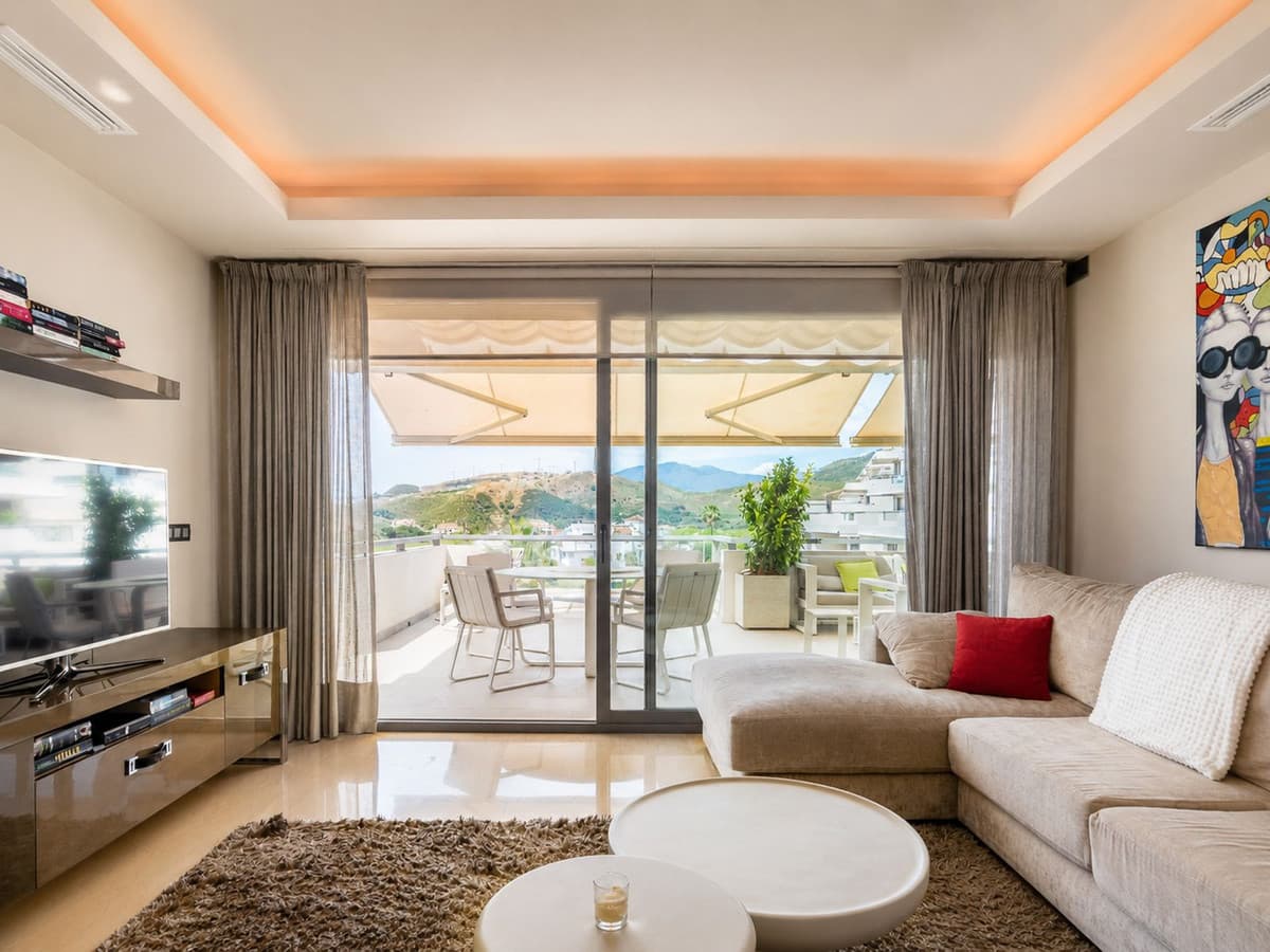 Middle Floor Apartment in Benahavís — photo 9 of 10
