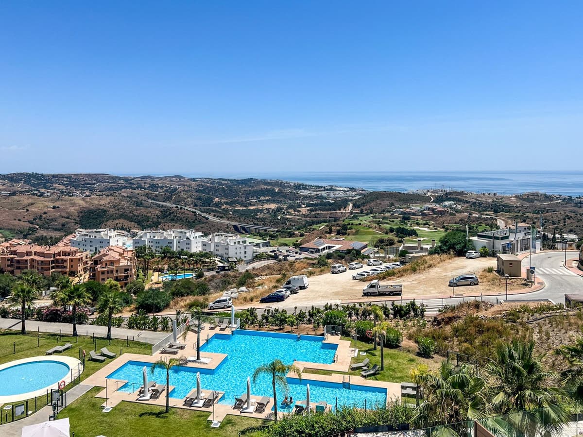 Middle Floor Apartment in Calanova Golf — photo 2 of 10