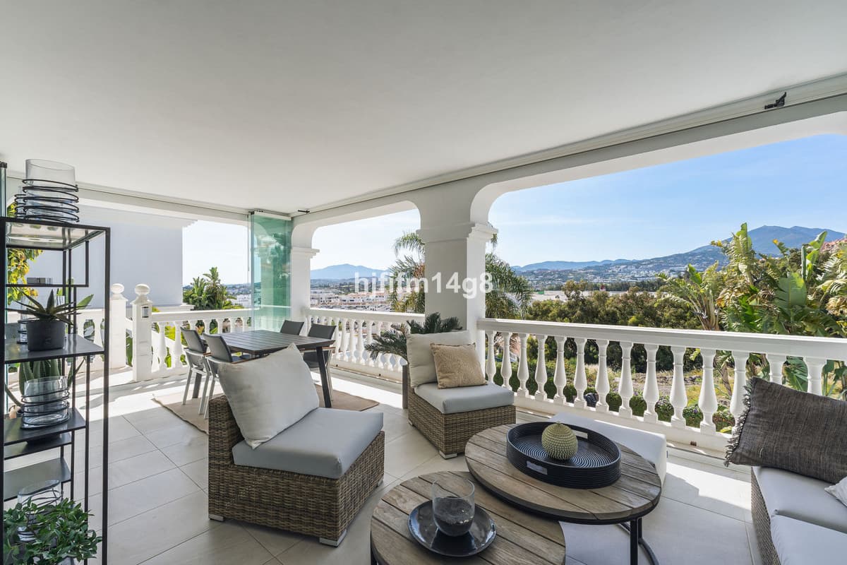 Detached Villa in La Campana — photo 5 of 10