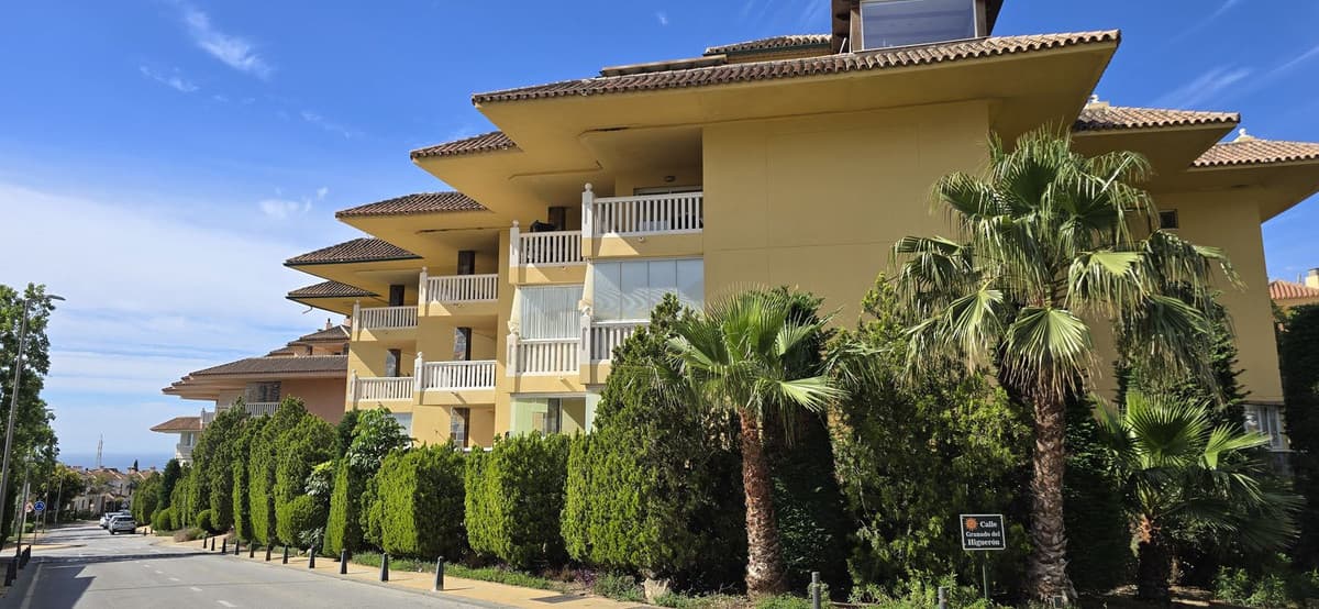 Middle Floor Apartment in Higueron — photo 1 of 10