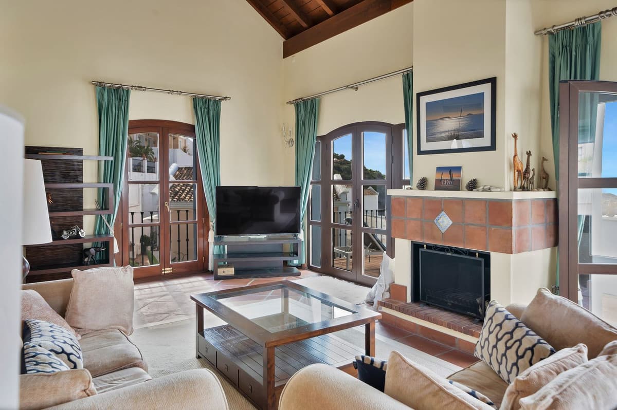 Townhouse in Benahavís — photo 8 of 10