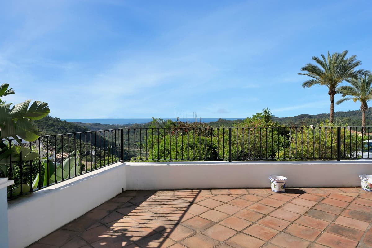 Townhouse in Benahavís — photo 9 of 10