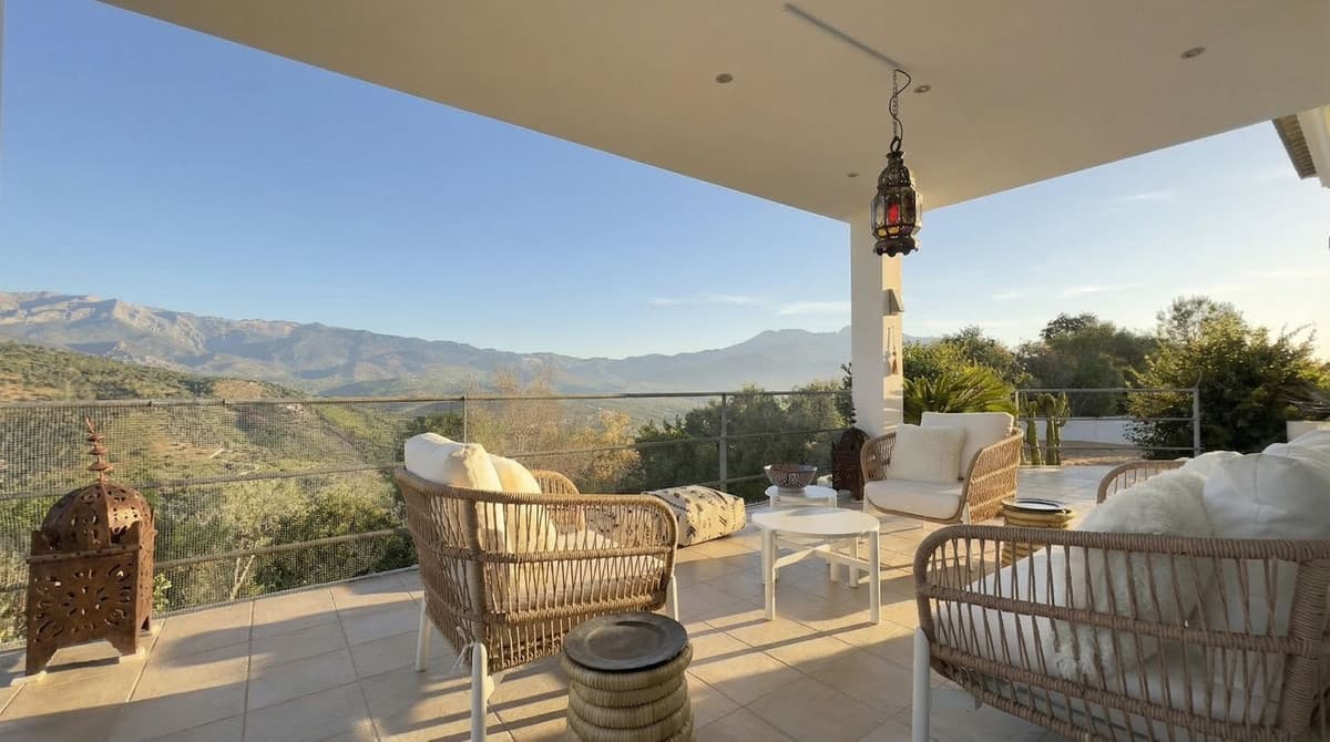 Detached Villa in Guaro — photo 4 of 10
