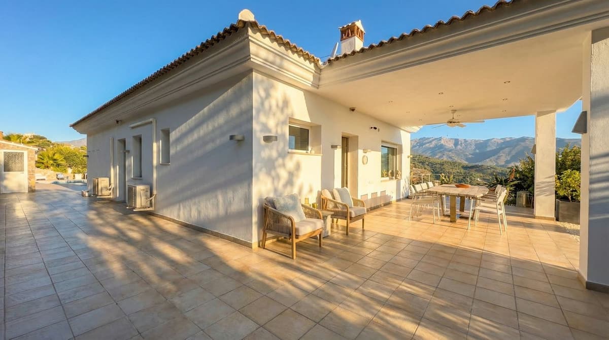 Detached Villa in Guaro — photo 5 of 10