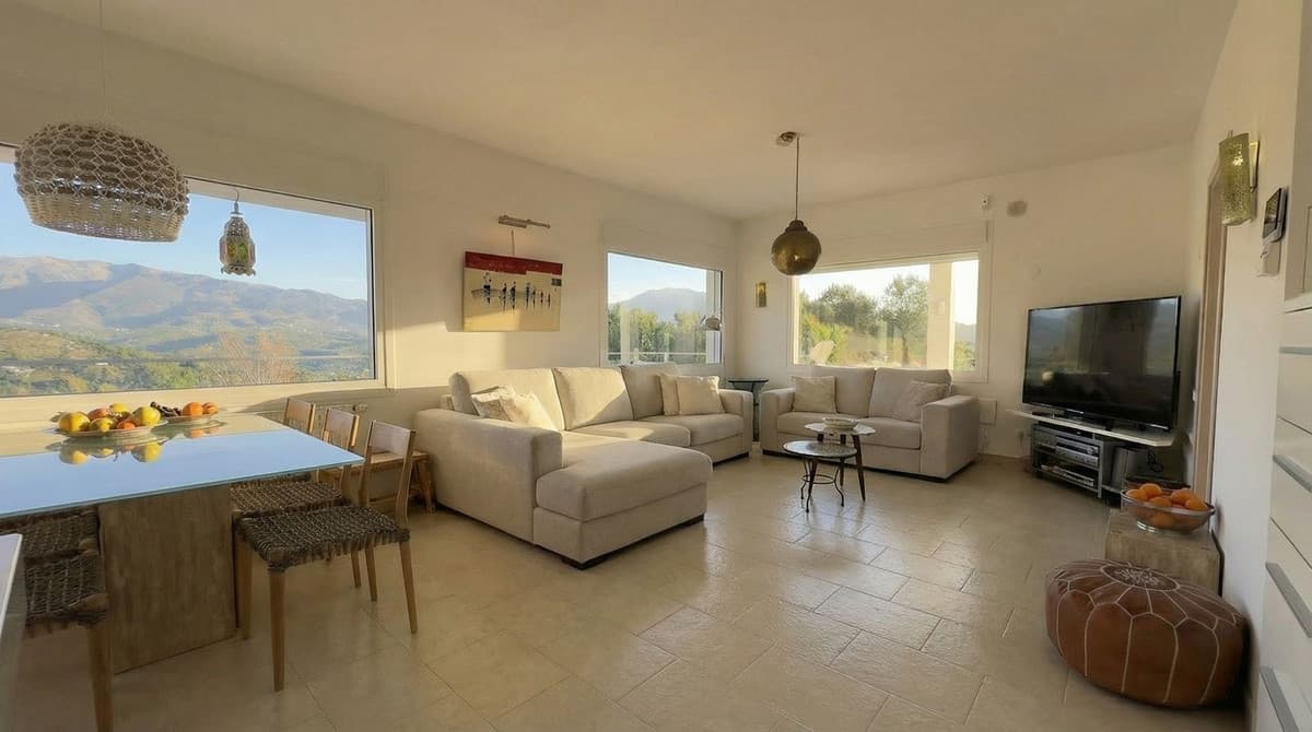 Detached Villa in Guaro — photo 7 of 10
