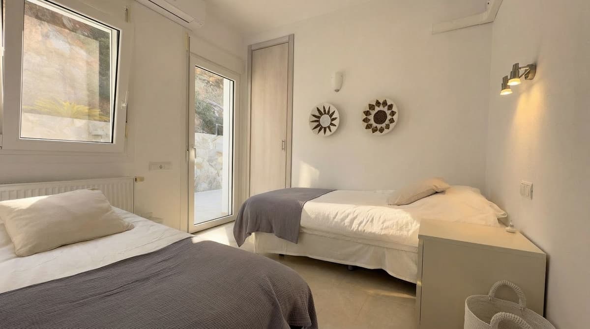 Detached Villa in Guaro — photo 10 of 10