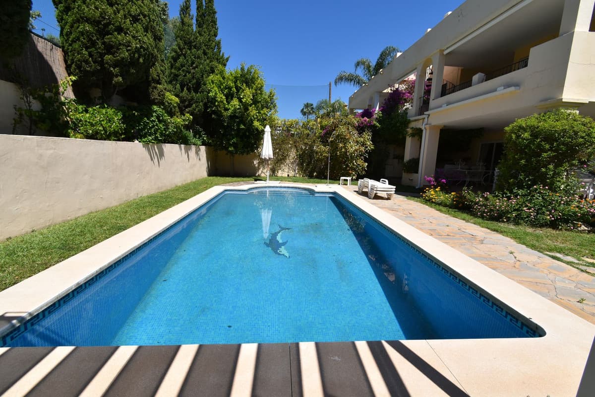 Semi-Detached House in Guadalmina Alta — photo 2 of 10