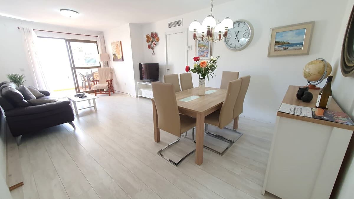 Middle Floor Apartment in Fuengirola — photo 2 of 10