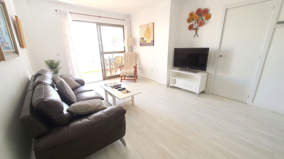 Middle Floor Apartment in Fuengirola — photo 7 of 10