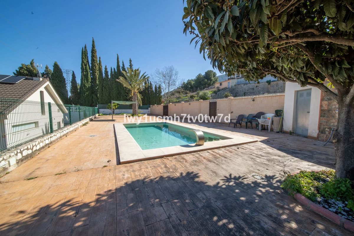 Detached Villa in Alhaurín de la Torre — photo 8 of 10