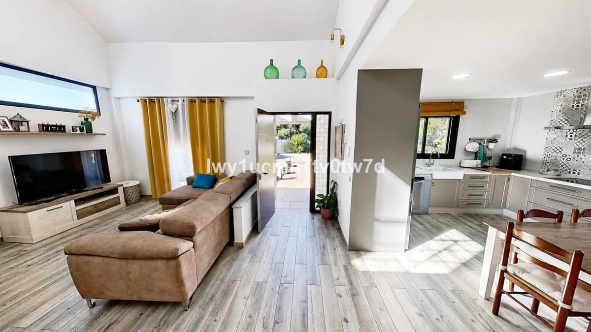 Detached Villa in Alhaurín de la Torre — photo 10 of 10