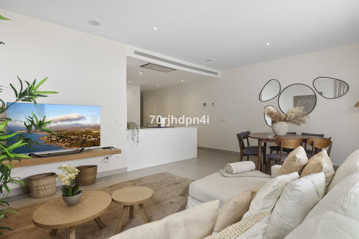 Middle Floor Apartment in Estepona — photo 10 of 10