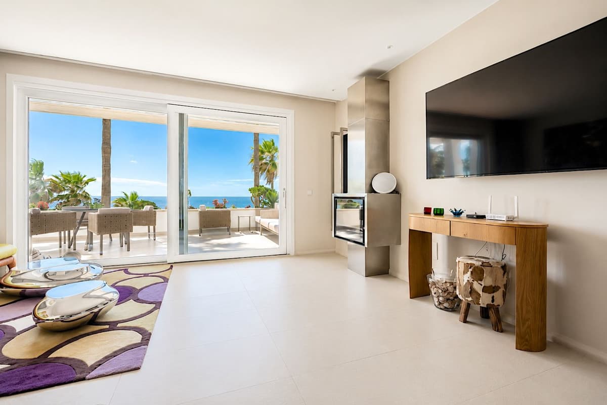 Middle Floor Apartment in New Golden Mile — photo 7 of 10