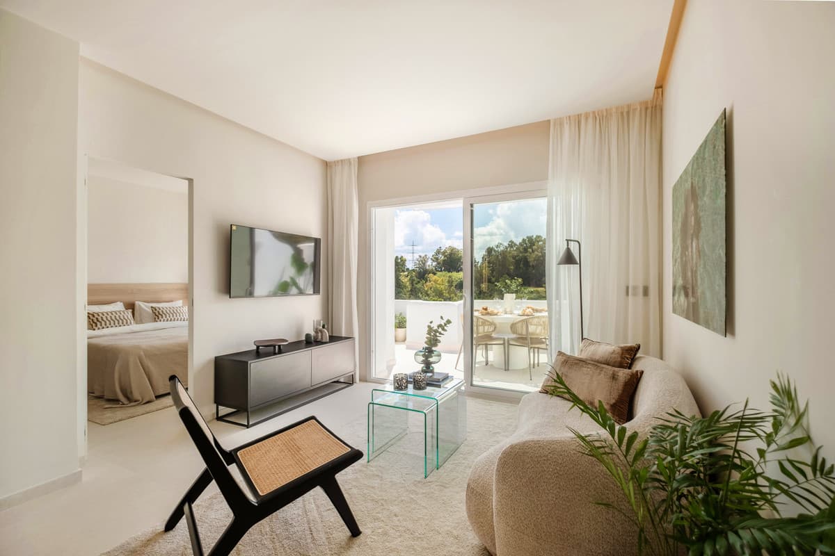 Middle Floor Apartment in La Quinta — photo 3 of 10