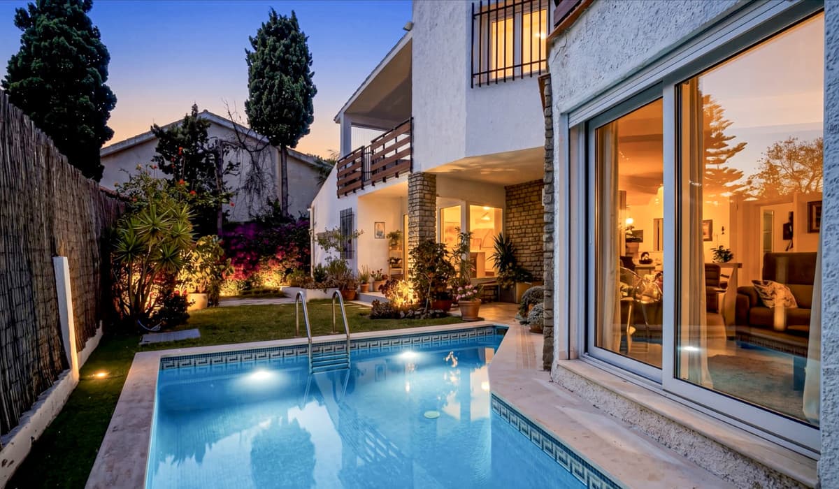 Detached Villa in Marbella — photo 1 of 10