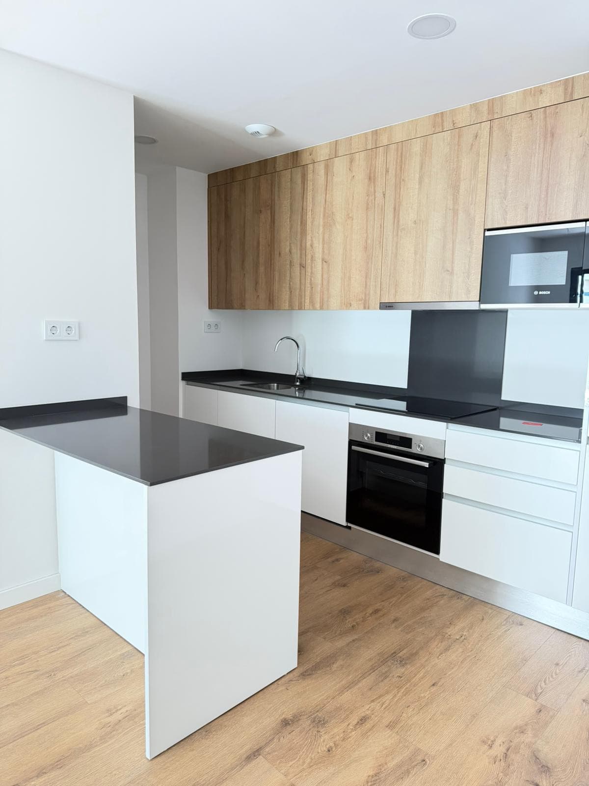 Middle Floor Apartment in Estepona — photo 7 of 10
