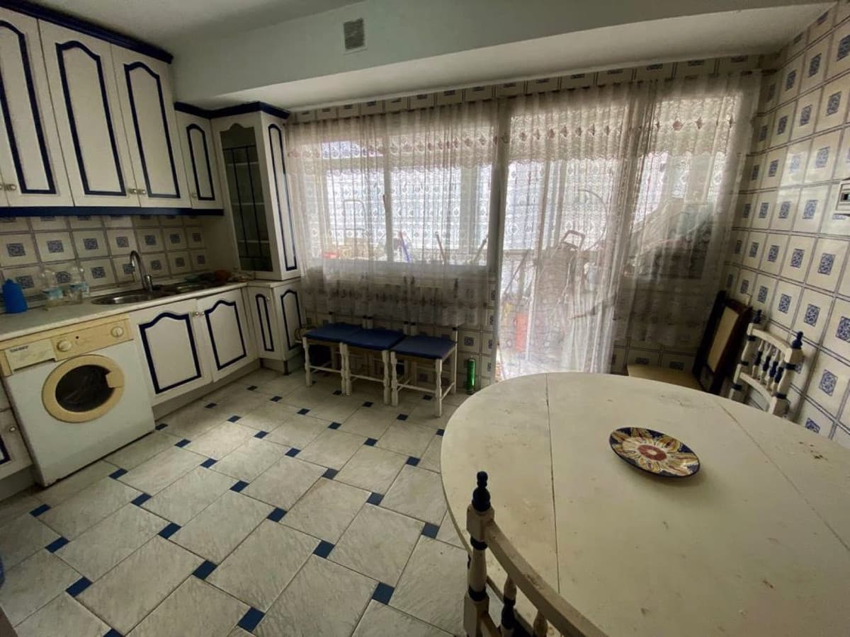 Middle Floor Apartment in Marbella — photo 6 of 10