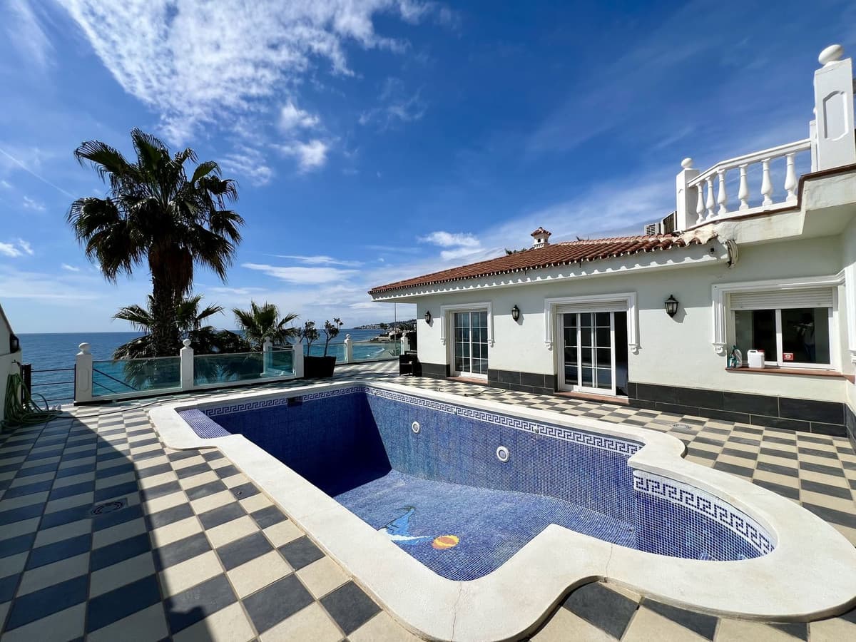 Detached Villa in El Chaparral — photo 3 of 10
