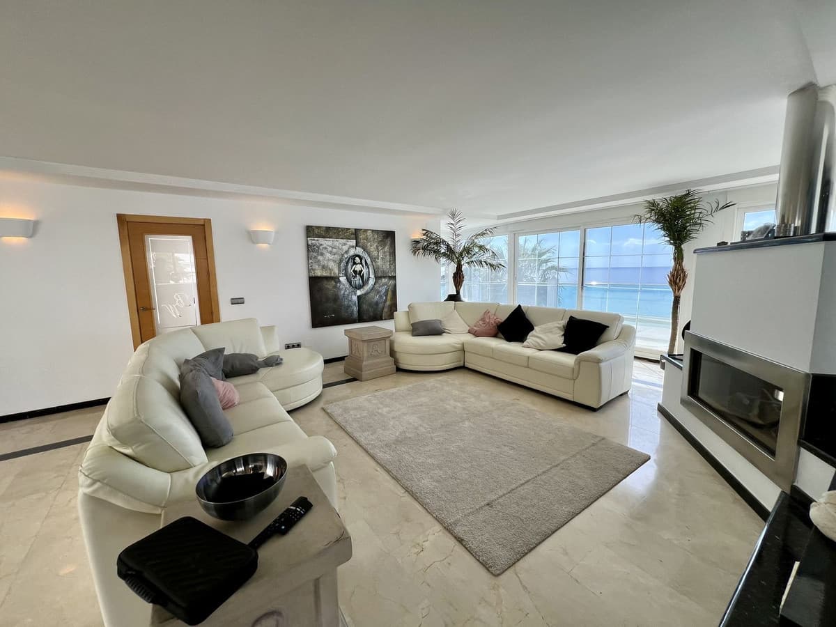 Detached Villa in El Chaparral — photo 4 of 10