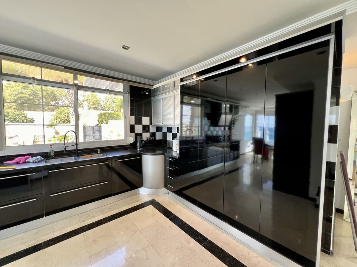 Detached Villa in El Chaparral — photo 9 of 10