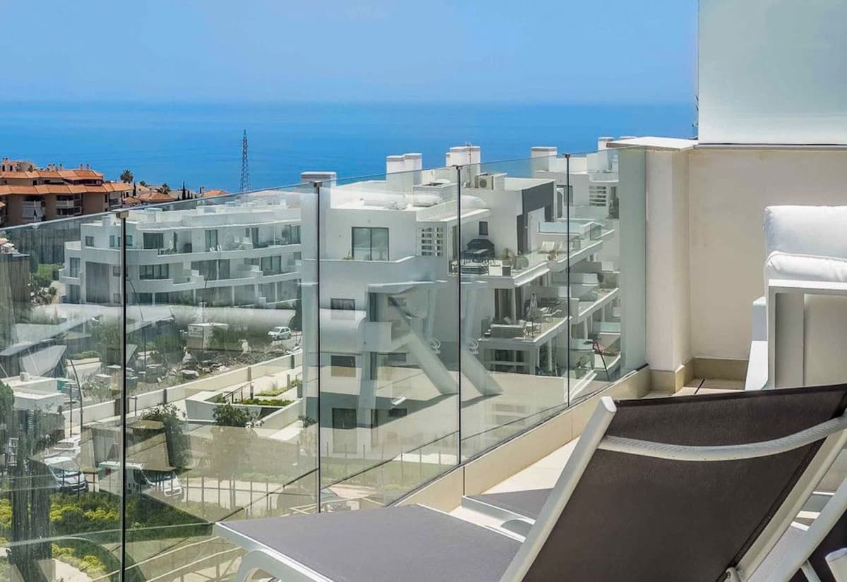 Middle Floor Apartment in Fuengirola — photo 2 of 10