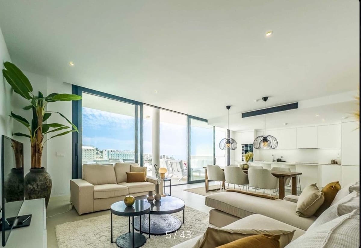 Middle Floor Apartment in Fuengirola — photo 3 of 10