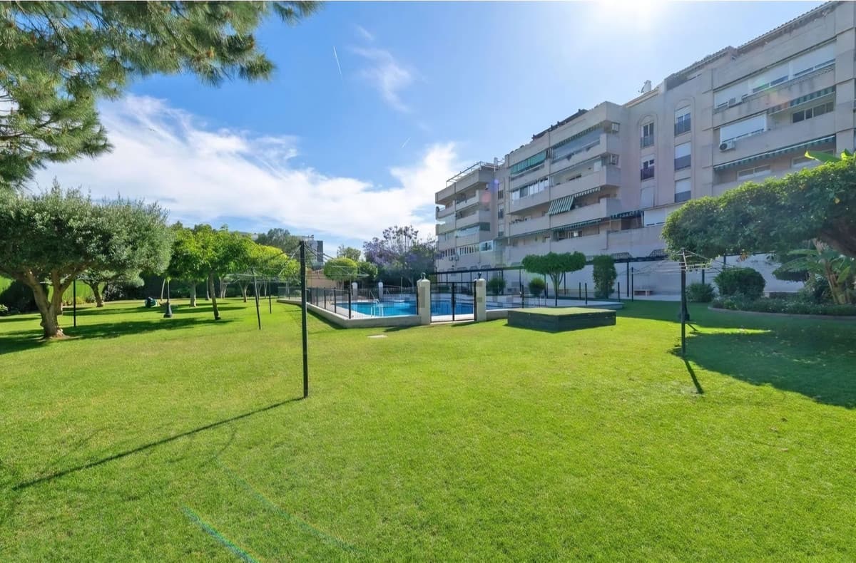 Middle Floor Apartment in Málaga Centro — photo 5 of 10