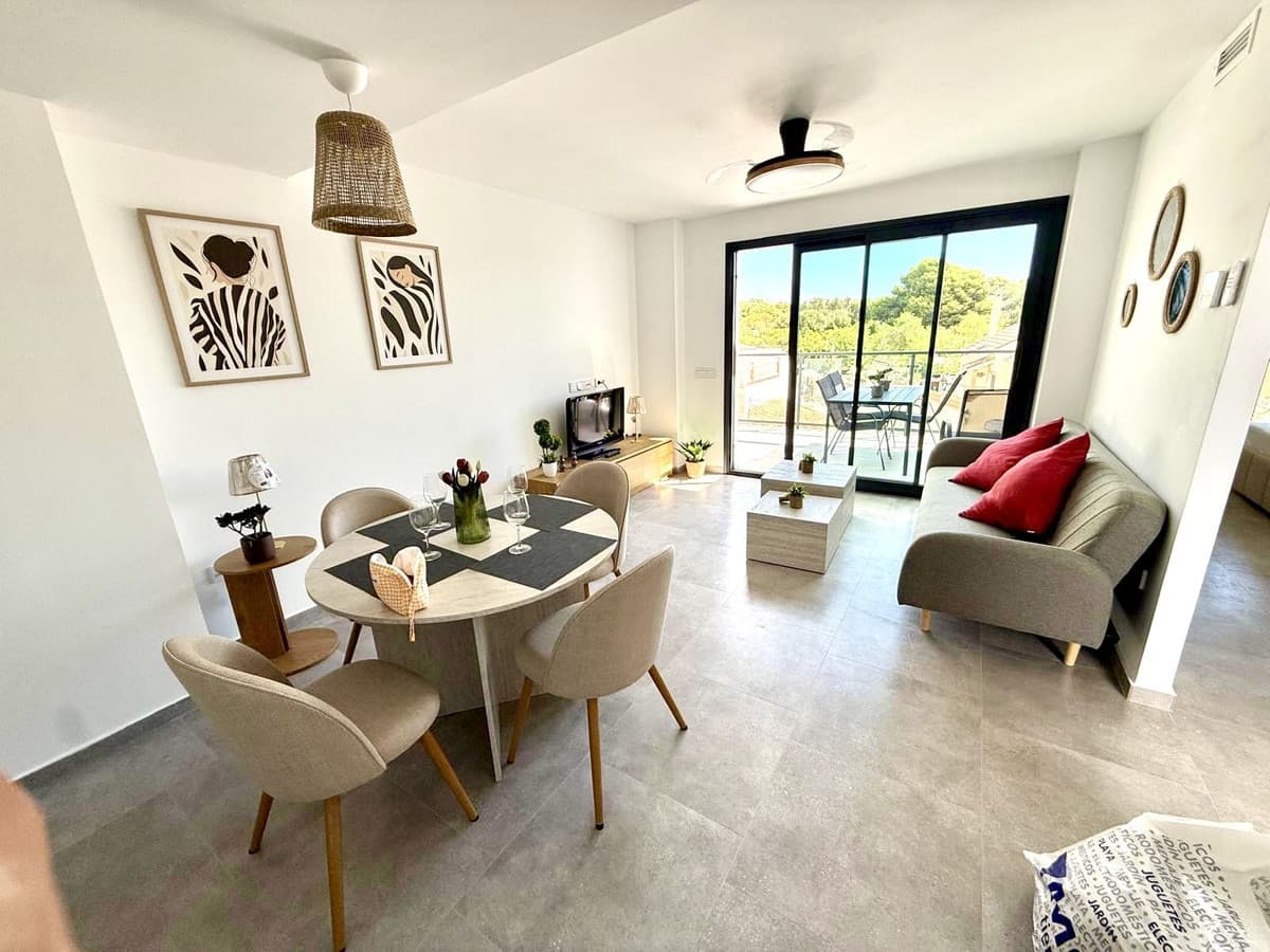 Middle Floor Apartment in Fuengirola — photo 2 of 10