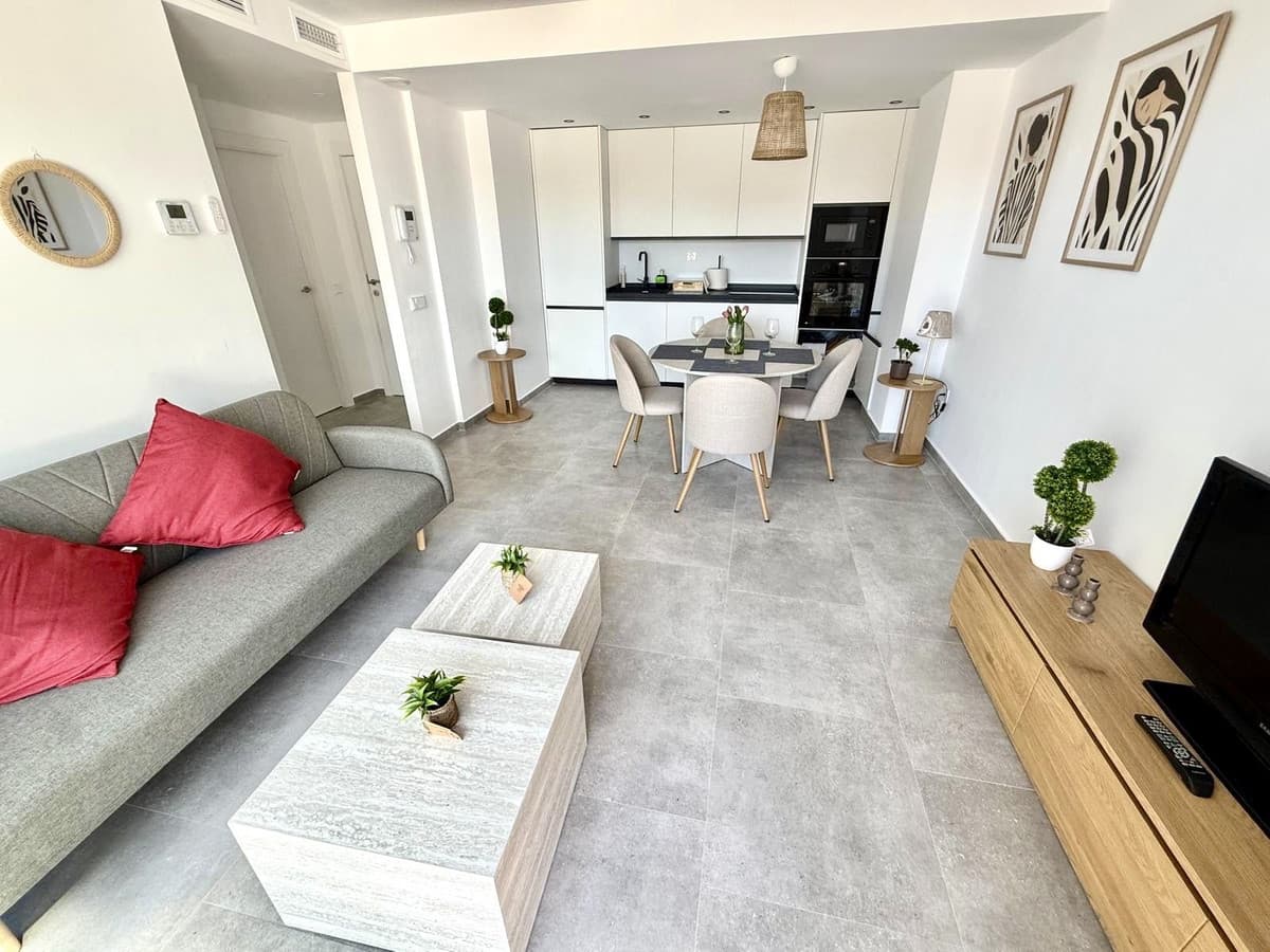 Middle Floor Apartment in Fuengirola — photo 3 of 10