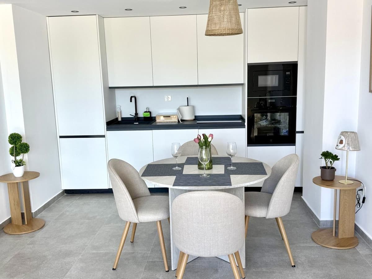 Middle Floor Apartment in Fuengirola — photo 4 of 10