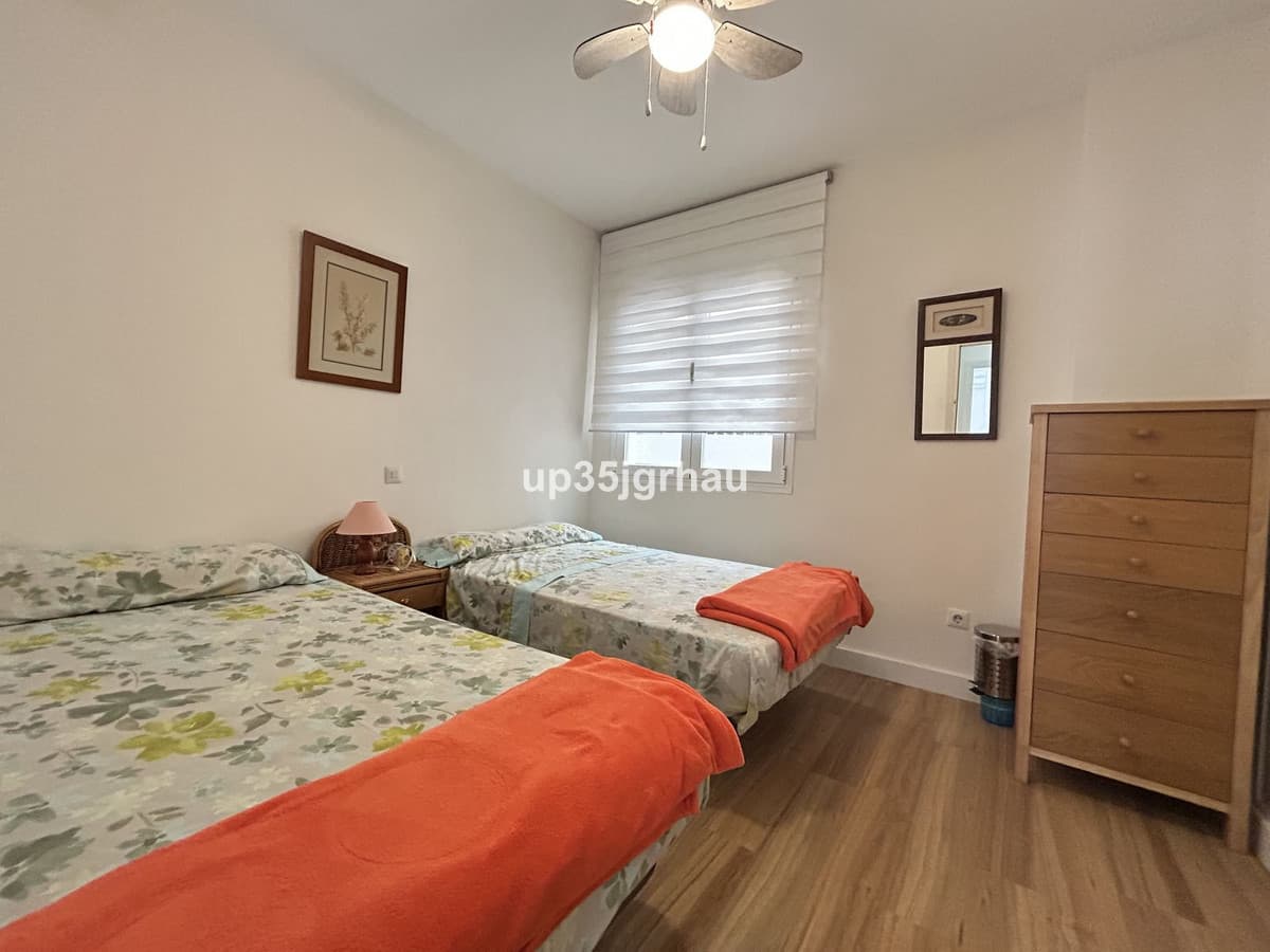 Middle Floor Apartment in Estepona — photo 4 of 10
