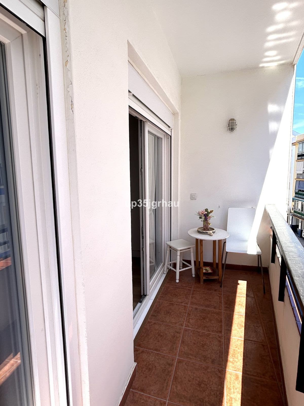 Middle Floor Apartment in Estepona — photo 5 of 10
