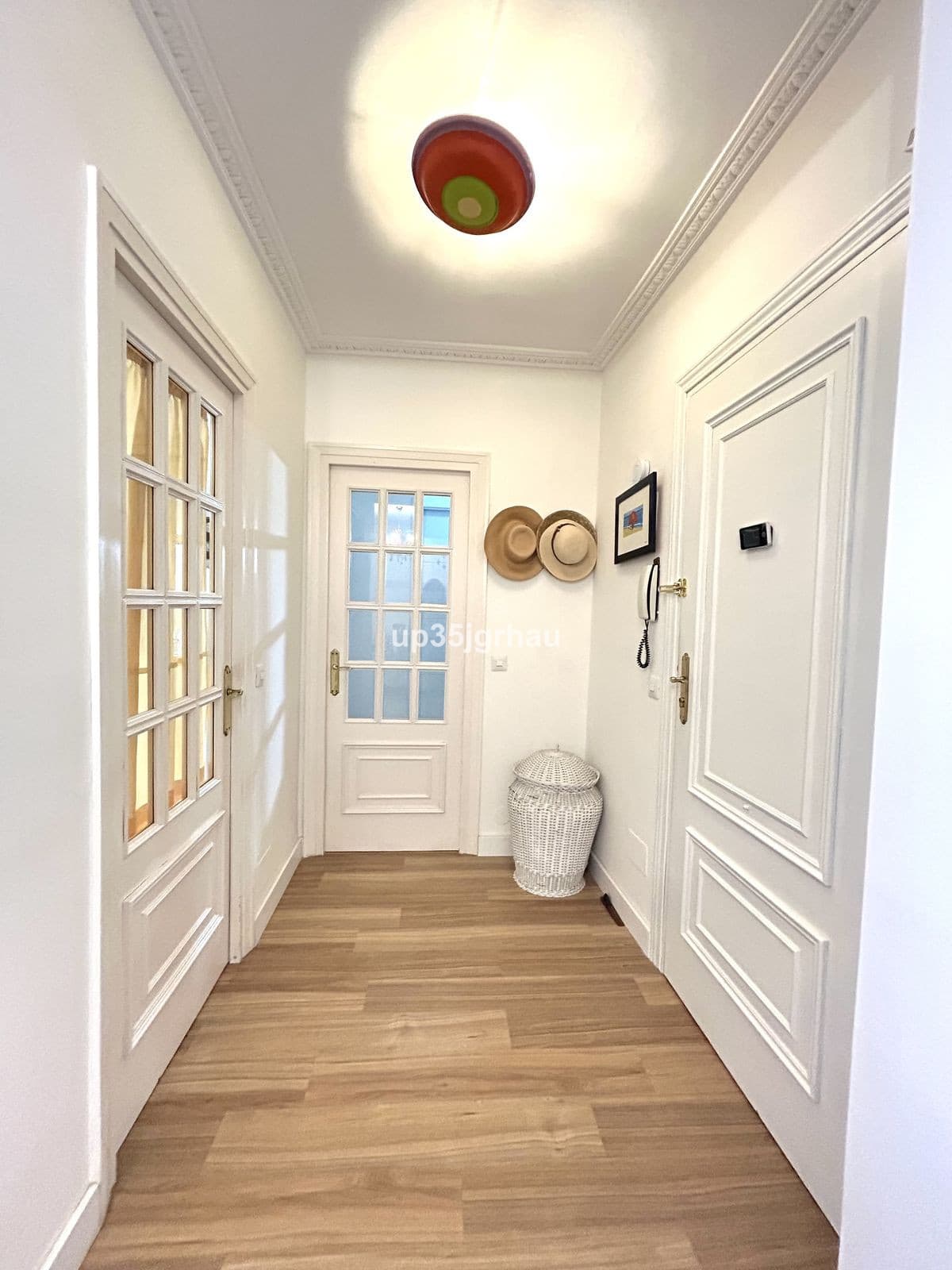 Middle Floor Apartment in Estepona — photo 7 of 10